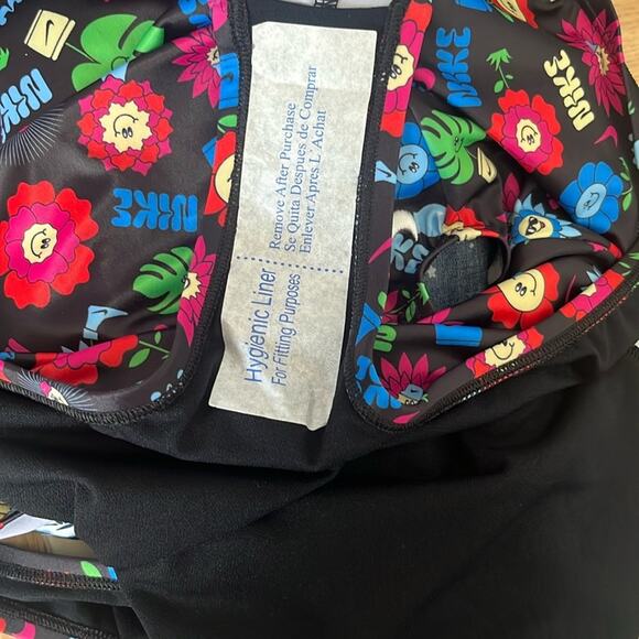 Girls Nike One Piece Swim Suit Size Large - Picture 7 of 8